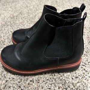 Girls Nordstrom Water resistant Boots Size 13 kids